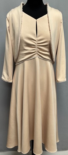 Stunning beige mother the - mother, of